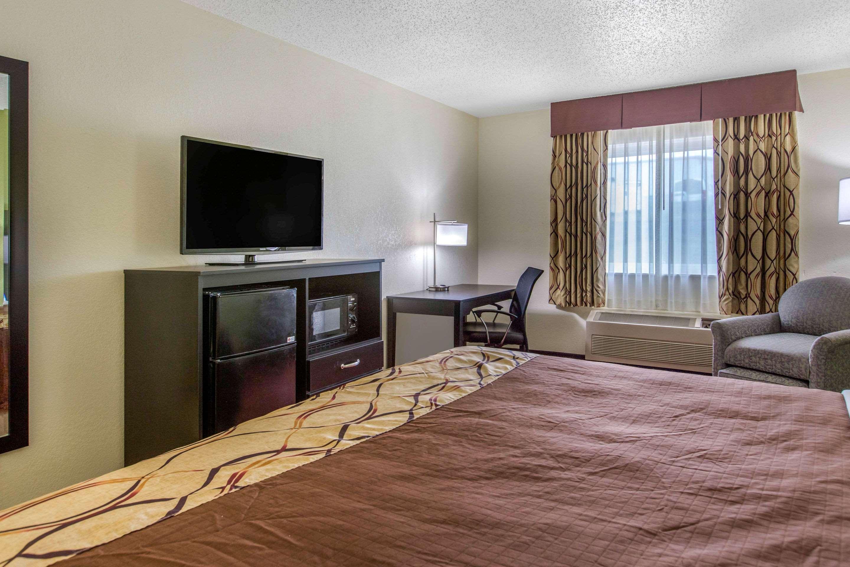 Rodeway Inn Coopersville Экстерьер фото