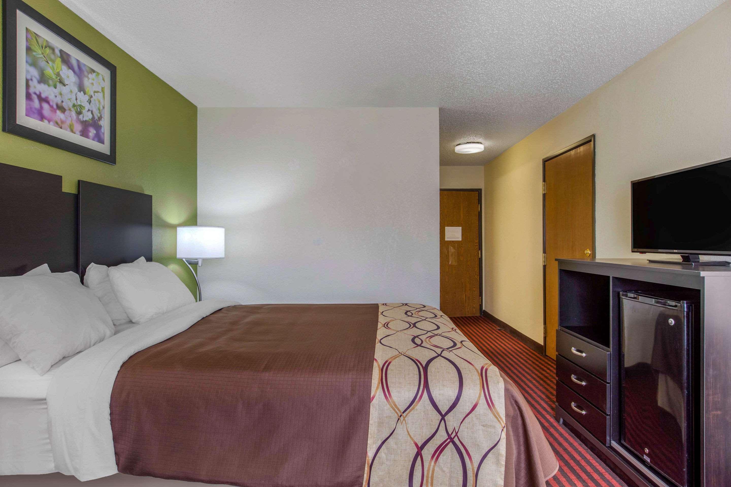 Rodeway Inn Coopersville Экстерьер фото