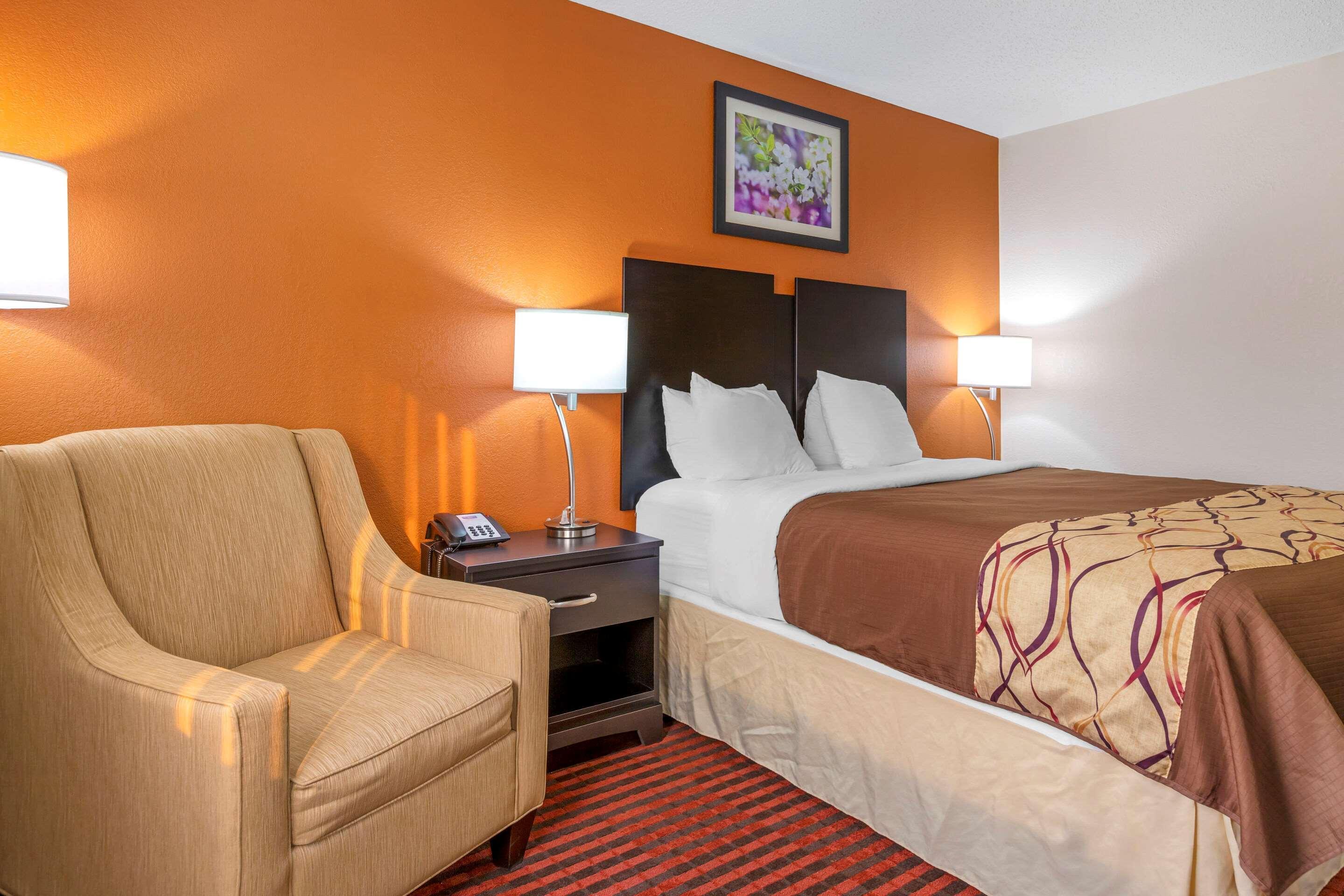 Rodeway Inn Coopersville Экстерьер фото