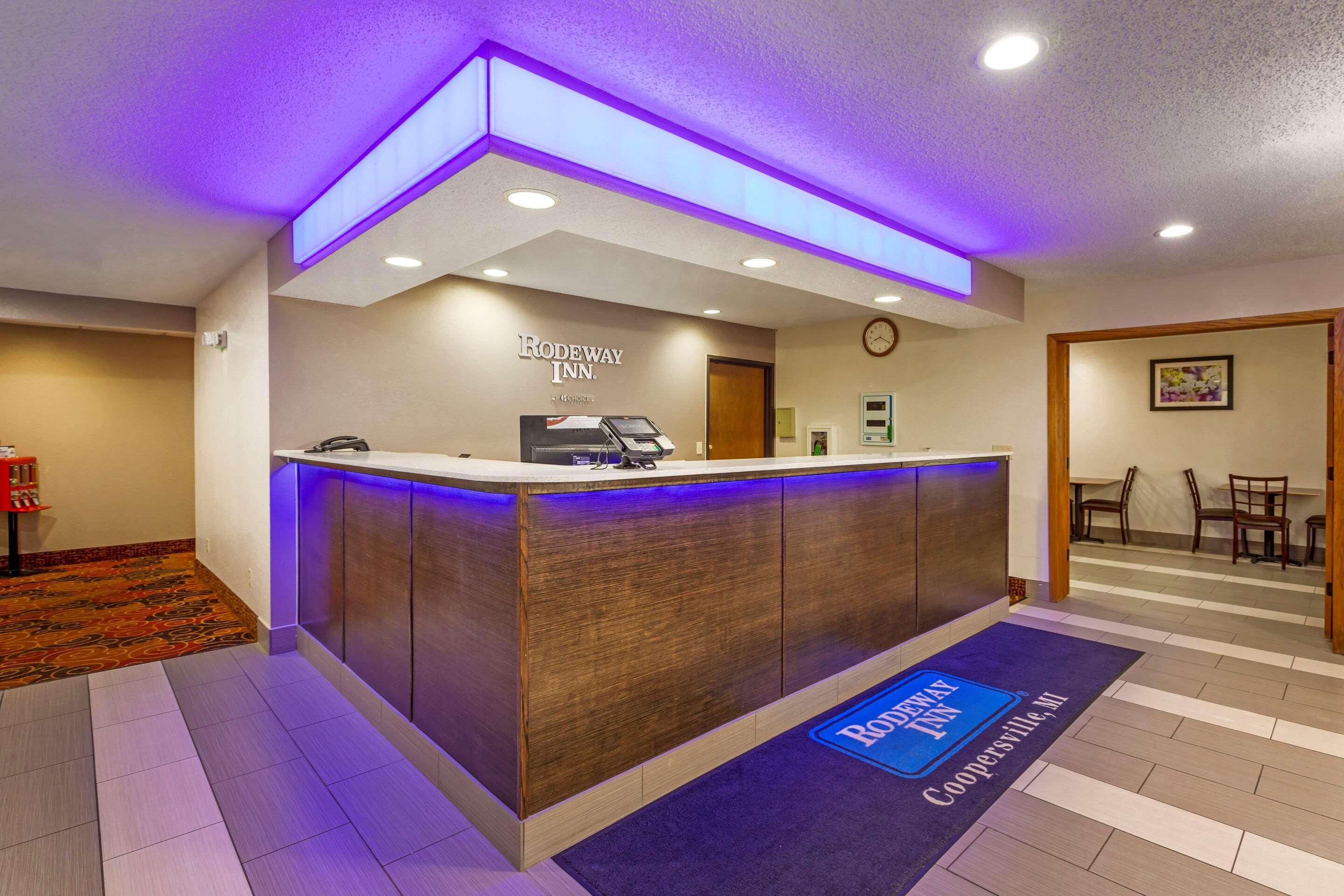 Rodeway Inn Coopersville Экстерьер фото