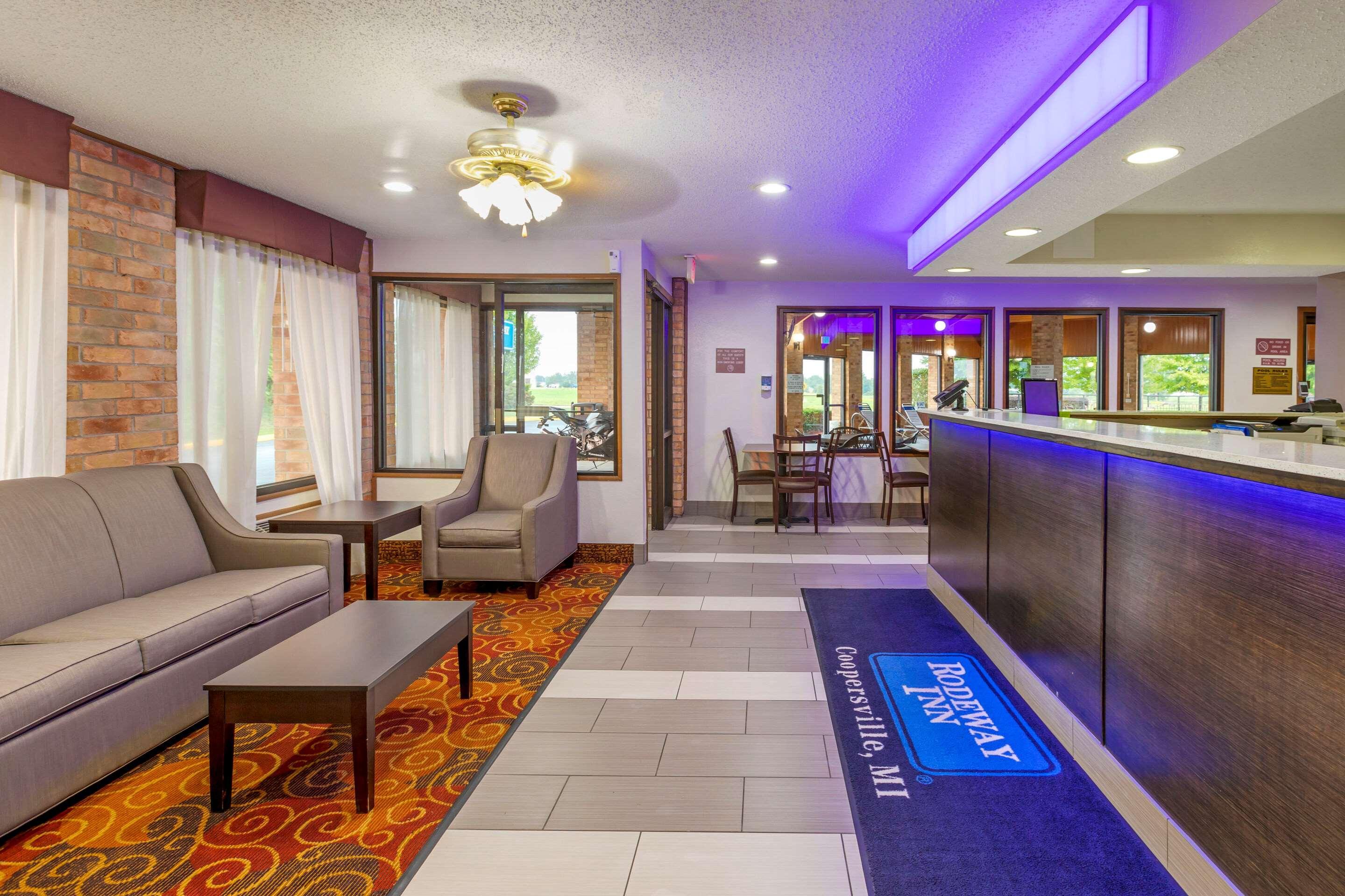 Rodeway Inn Coopersville Экстерьер фото