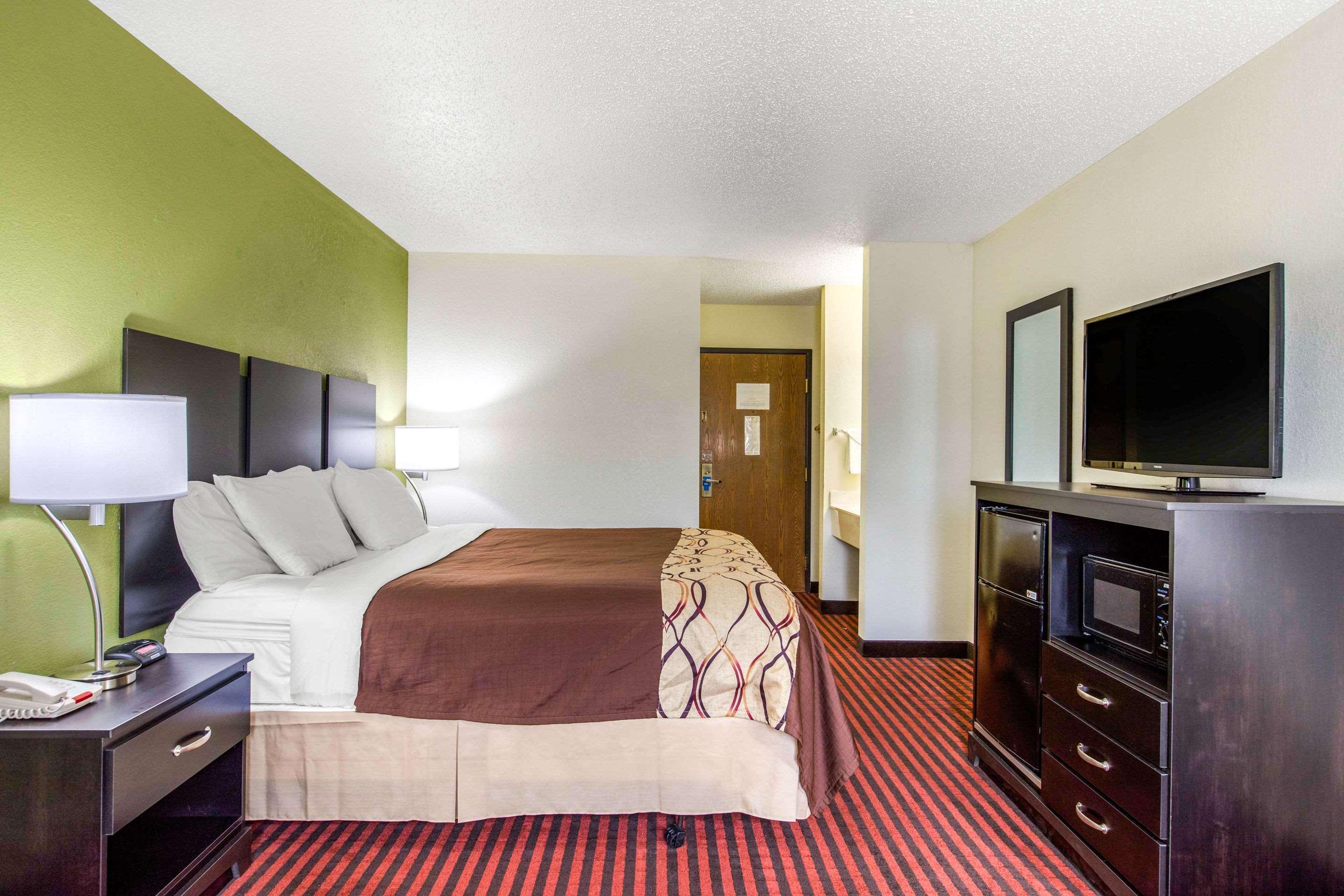 Rodeway Inn Coopersville Экстерьер фото
